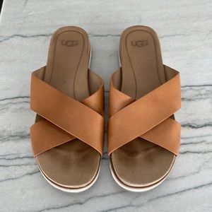 UGG Kari Slide size 9 Natural